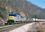 CSX 5819 leads 3 other B36-7 0n Q135 at,